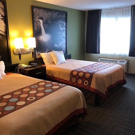 Super 8 By Wyndham Lagrande Otel La Grande Dış mekan fotoğraf