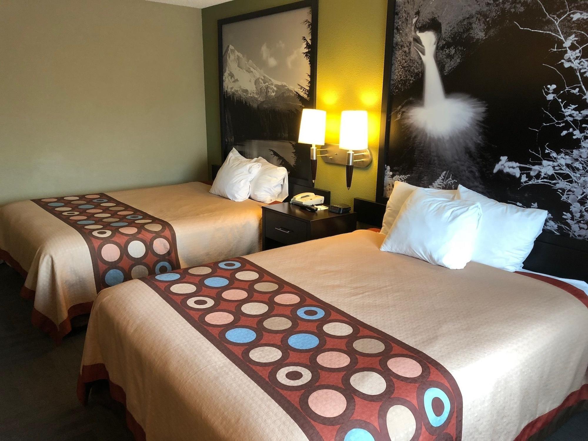 Super 8 By Wyndham Lagrande Otel La Grande Dış mekan fotoğraf