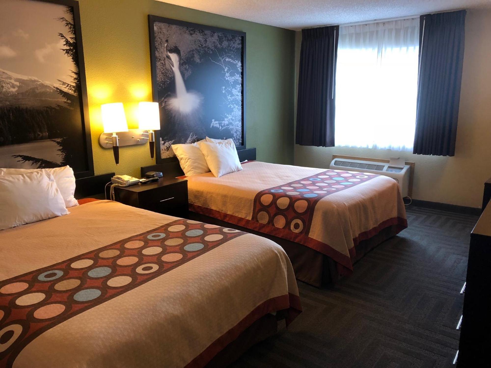 Super 8 By Wyndham Lagrande Otel La Grande Dış mekan fotoğraf