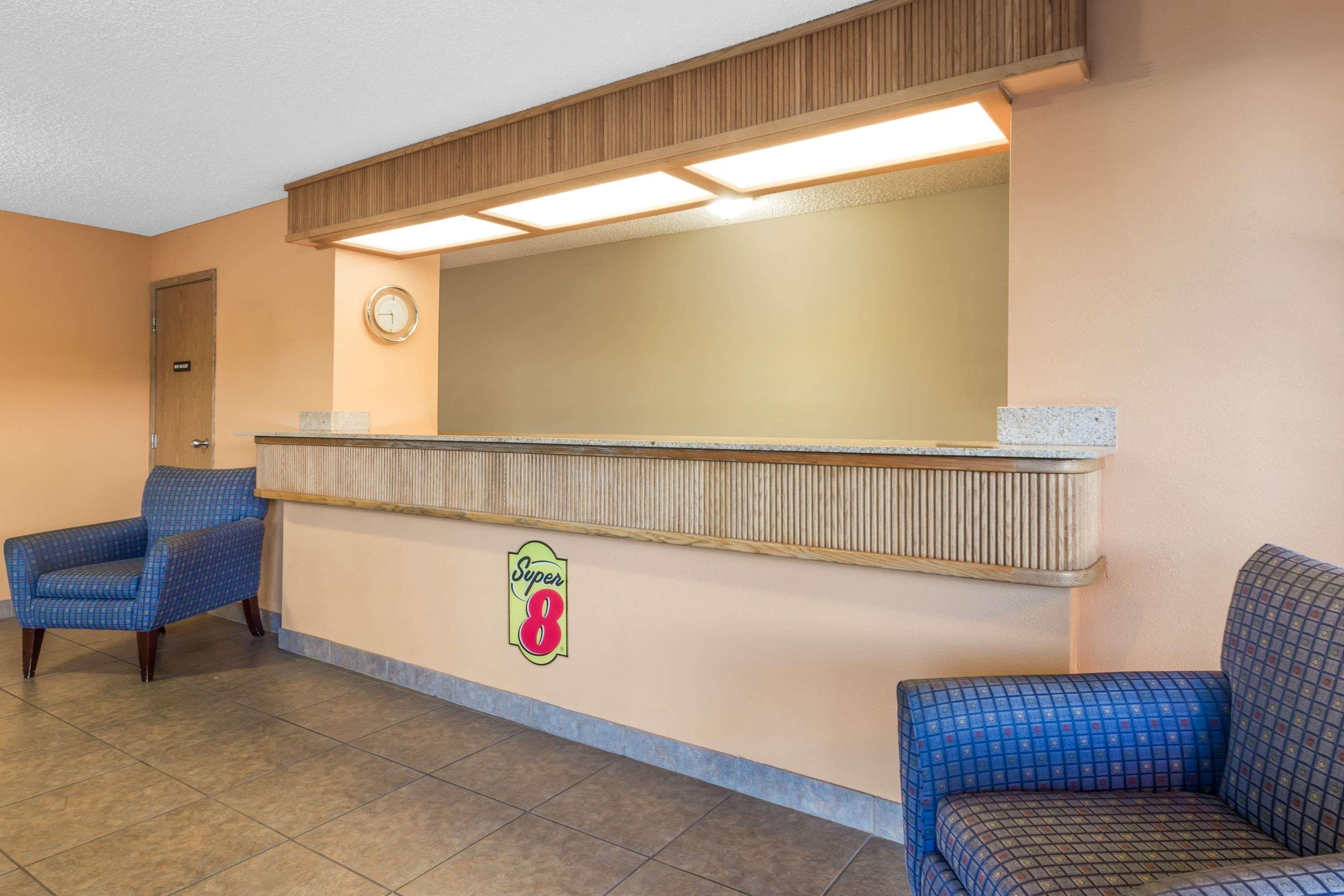 Super 8 By Wyndham Lagrande Otel La Grande Dış mekan fotoğraf