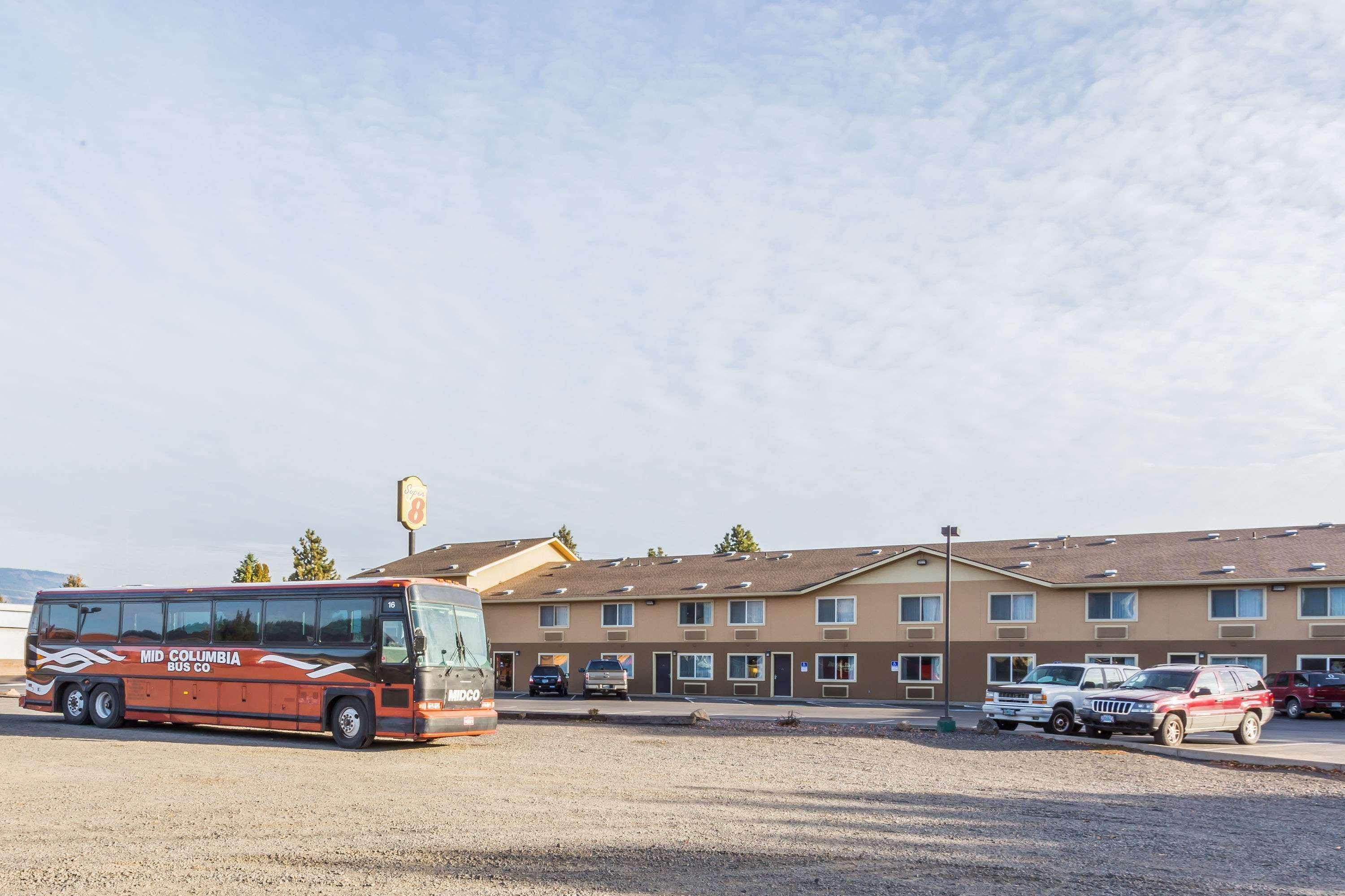 Super 8 By Wyndham Lagrande Otel La Grande Dış mekan fotoğraf