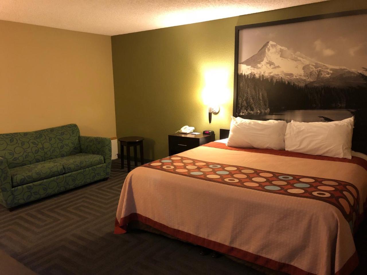 Super 8 By Wyndham Lagrande Otel La Grande Dış mekan fotoğraf
